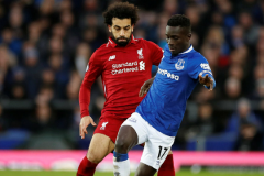 布伦特福德VS曼联：英超焦点战再燃4-3激情，伤病防线成悬念